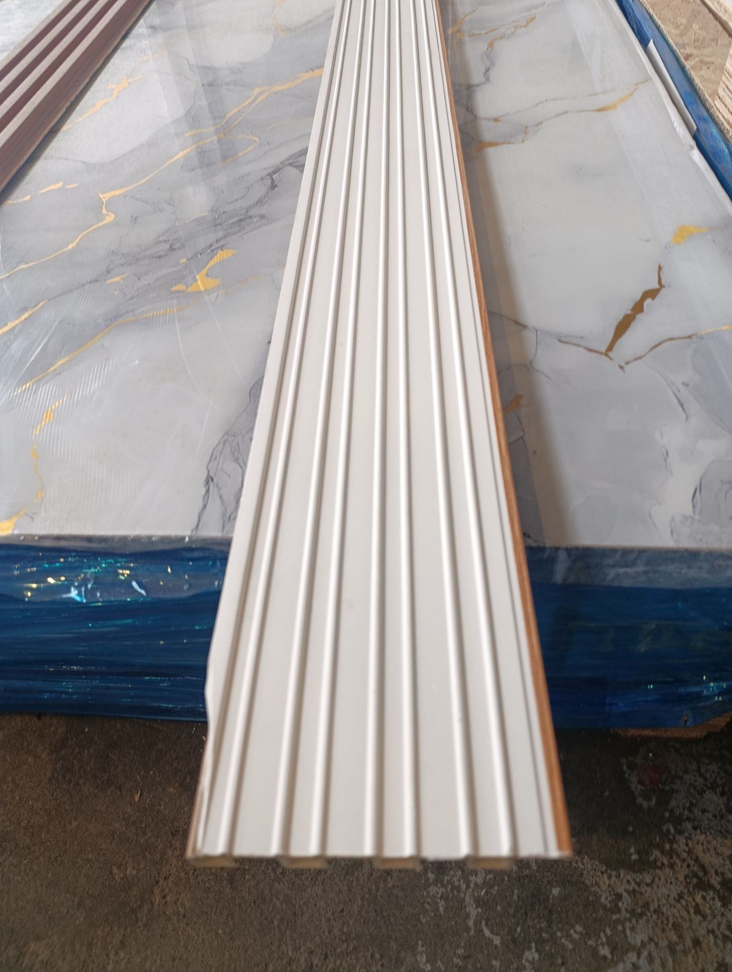 [OUT] Panel decorativo WPC 2900×160×23mm — WPC04