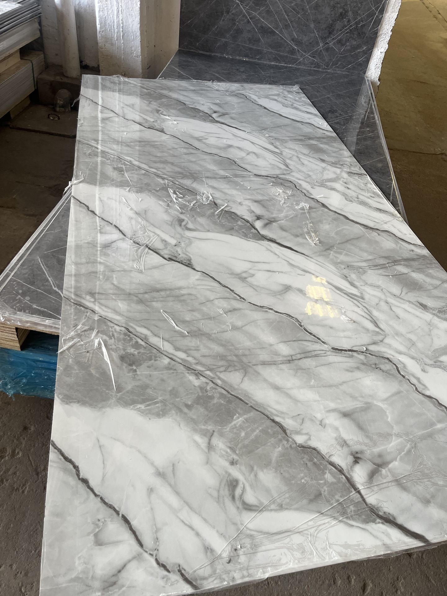 [OUT] Placa Pvc ( Marmol ) UV 1.22 x 2.44 m